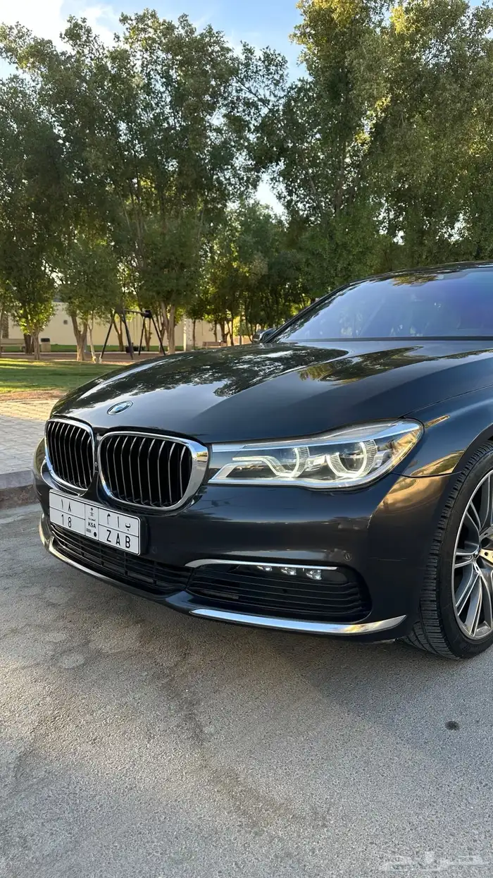 للبيع بي ام 730 Li موديل 2018 منوة المستخدم 9