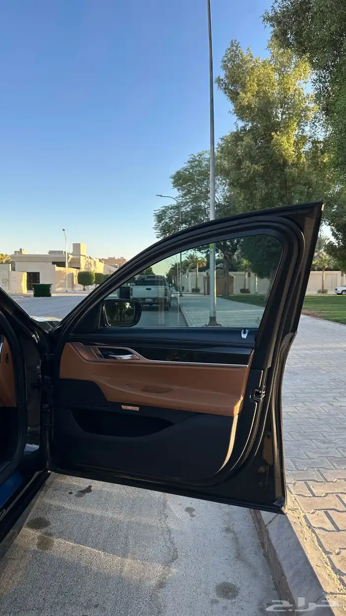 للبيع بي ام 730 Li موديل 2018 منوة المستخدم 31
