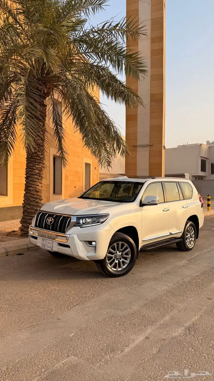 تايوتا برادو 2021 لؤلؤي GXR خليجي 6V إسبير علاق فتحة سقف 0