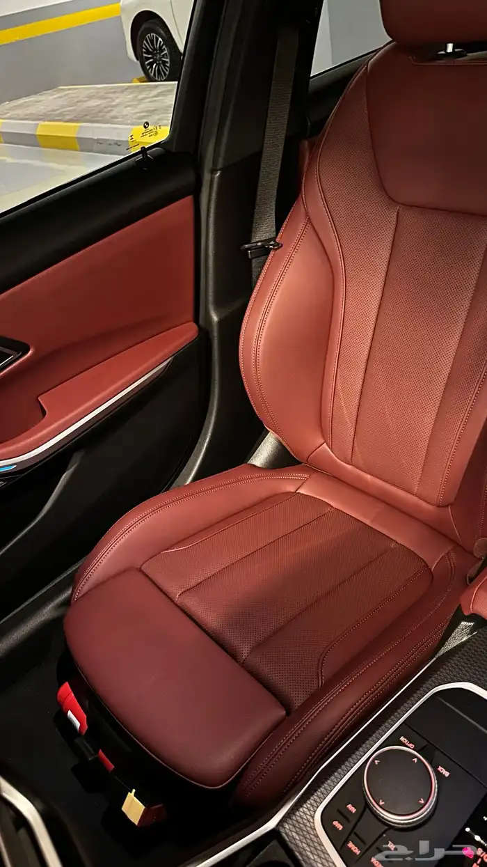 بي ام دبليو 330i 2023 32