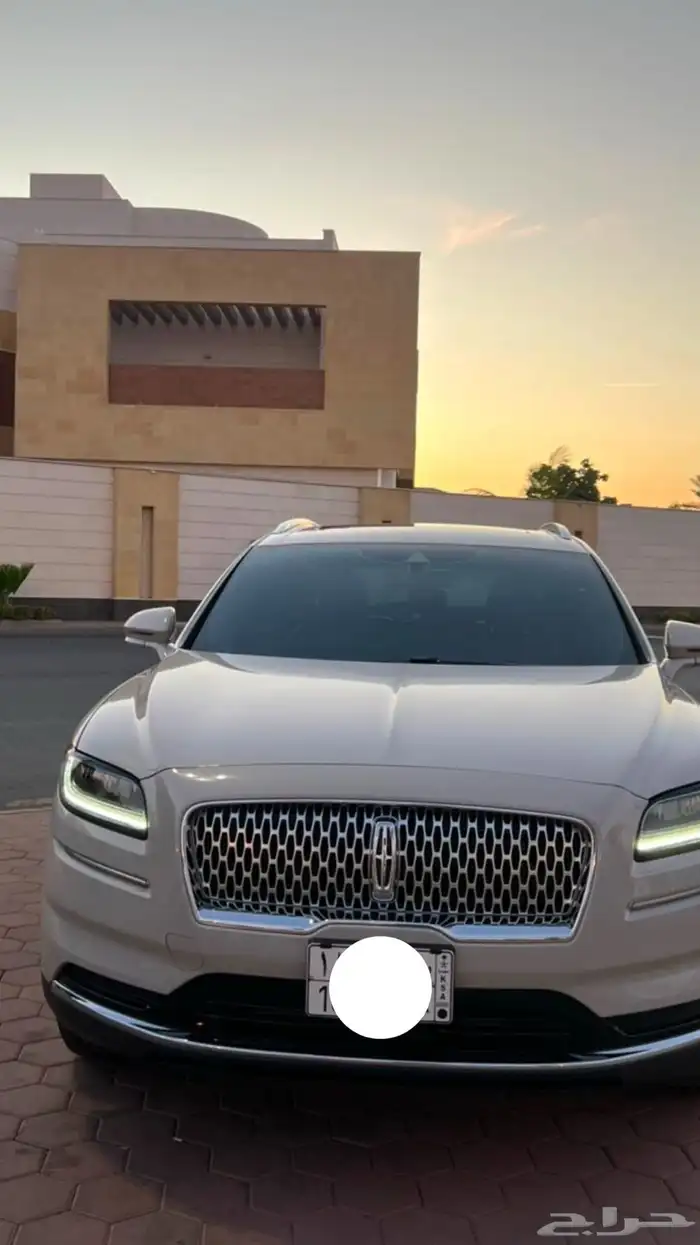 لينكولن نوتيلوس اخت الجديده 1