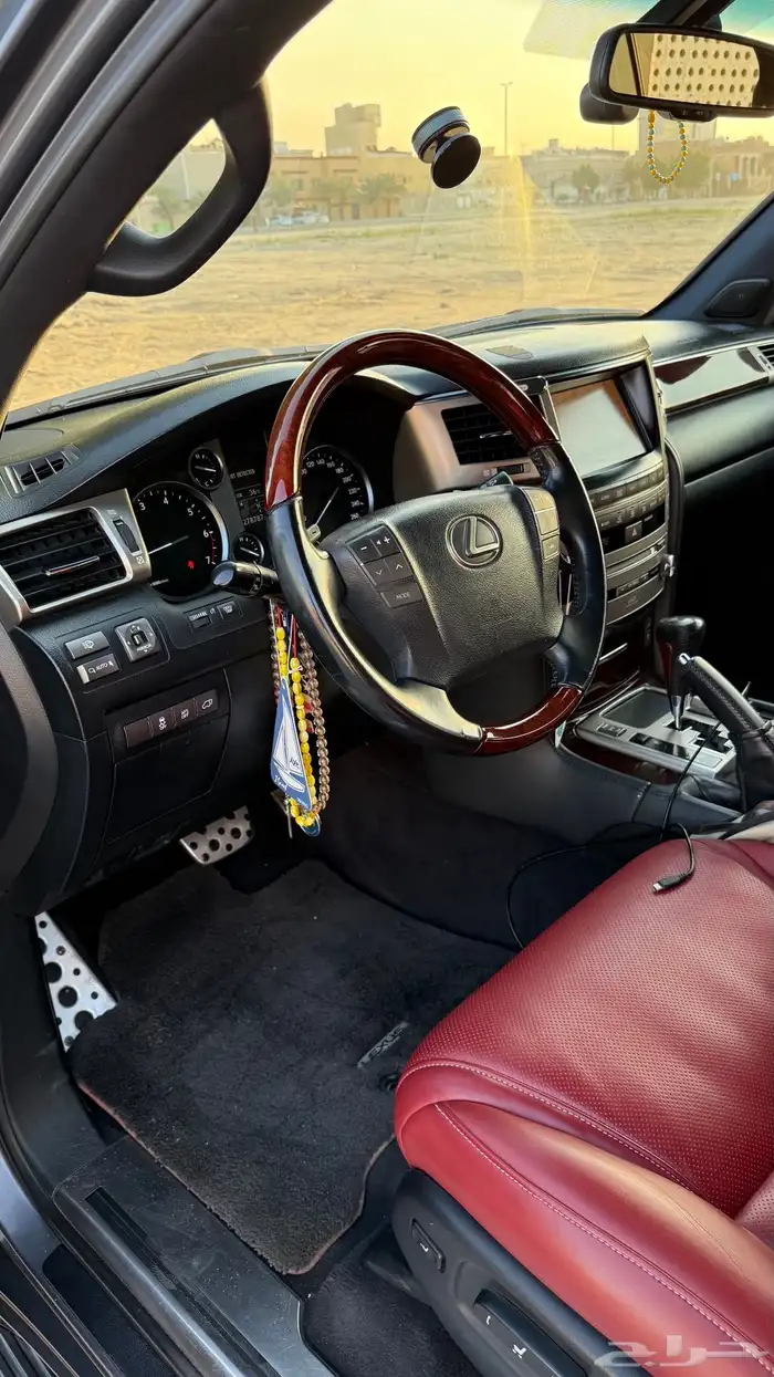 للبيع جيب لكزس LX570 2014 فل كامل 17