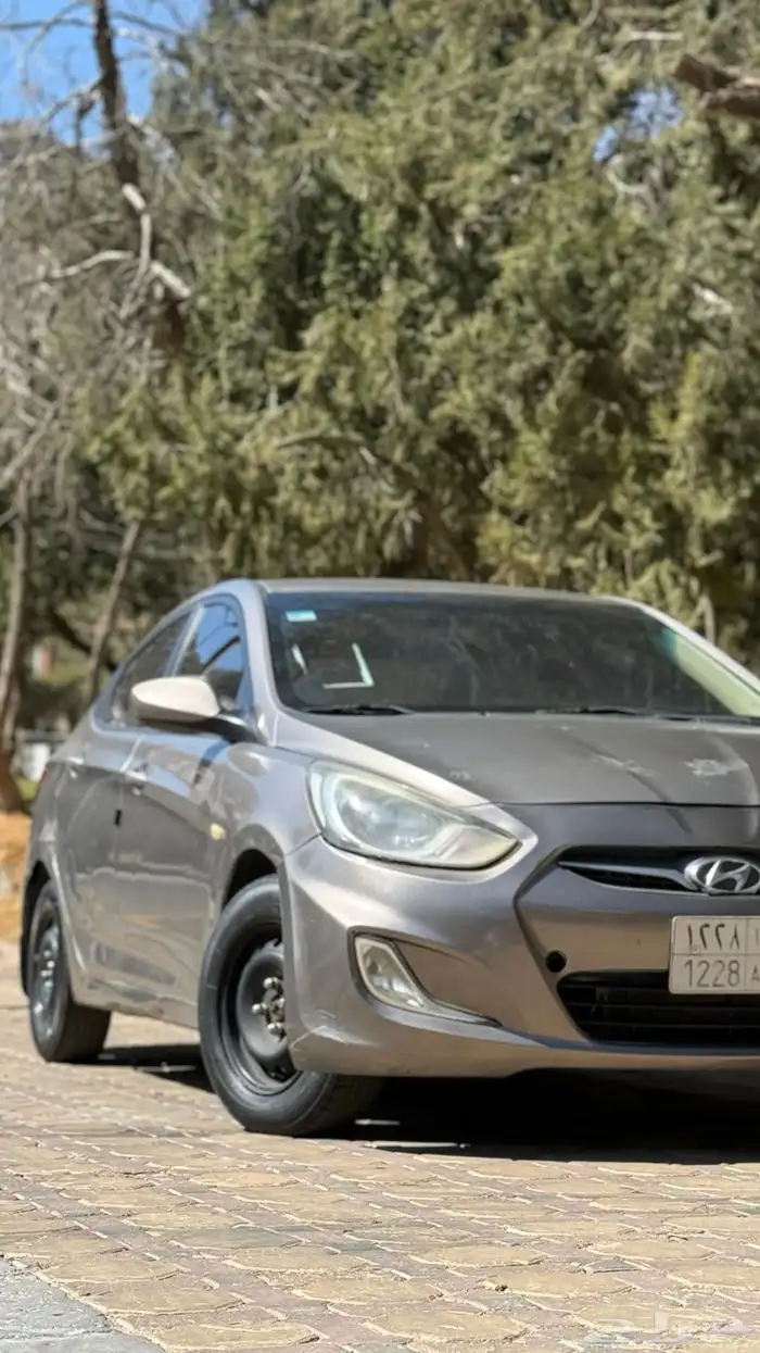 اكسنت 2015 قير مكينه شرط يوجد رشات متفرقه ممشى السياره 180 8