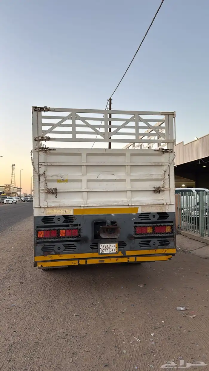 شاحنة لوري موديل 2005 4