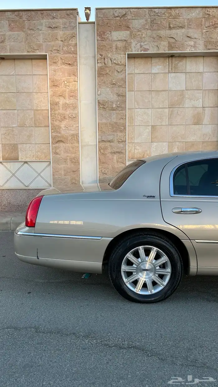 تاون كار 2011 نظيف 23