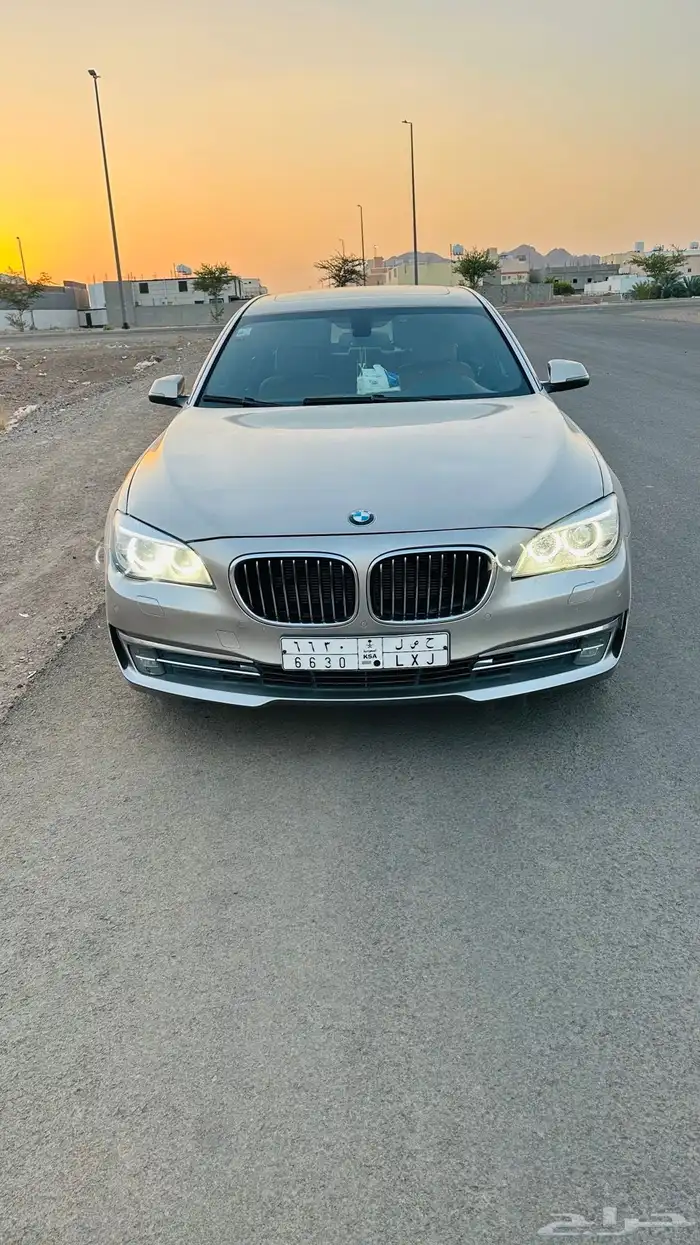 BMW-730Li ممشى قليل 2015 13