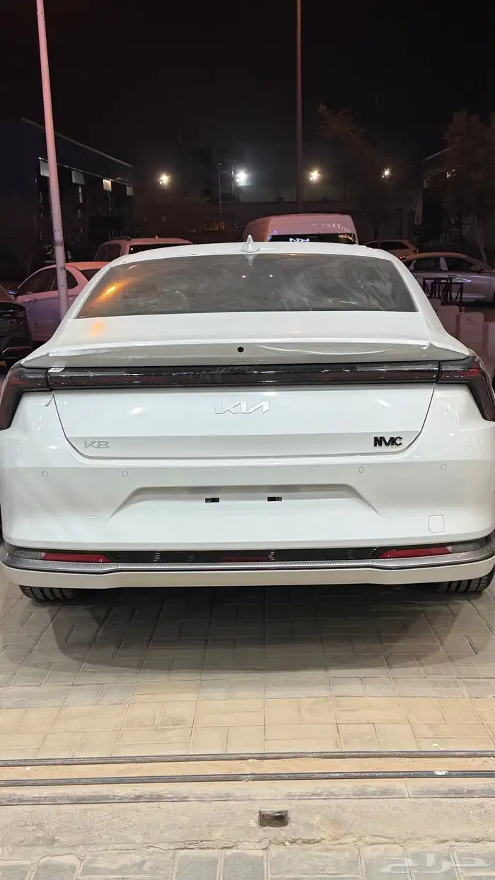 كيا 8 عنوان الفخامه والرقي 1