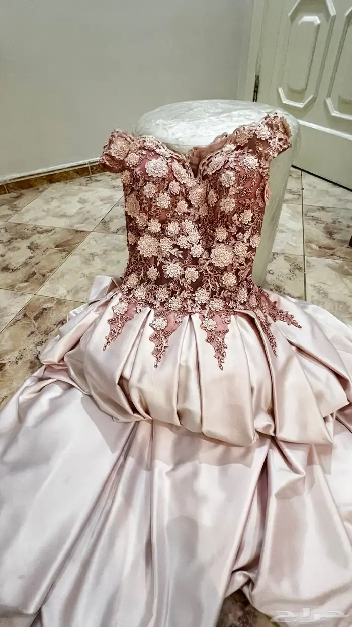 فستان عروسة ملكه فخم جدا 8