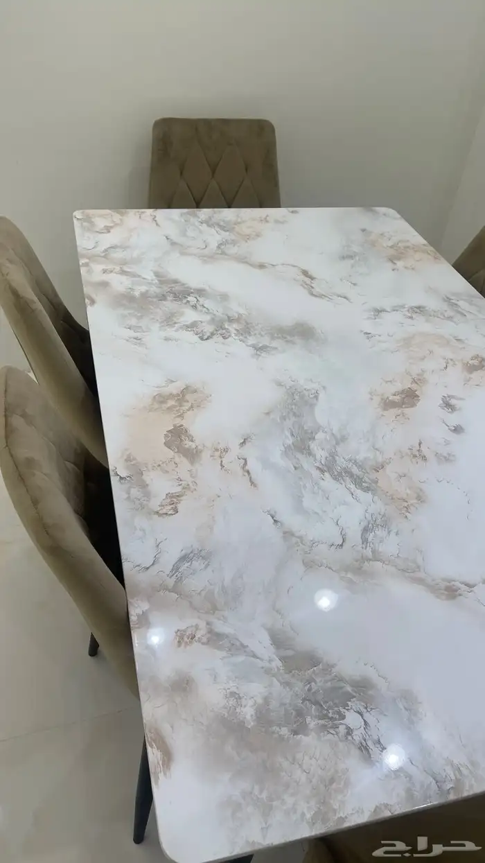 طاولة طعام 2