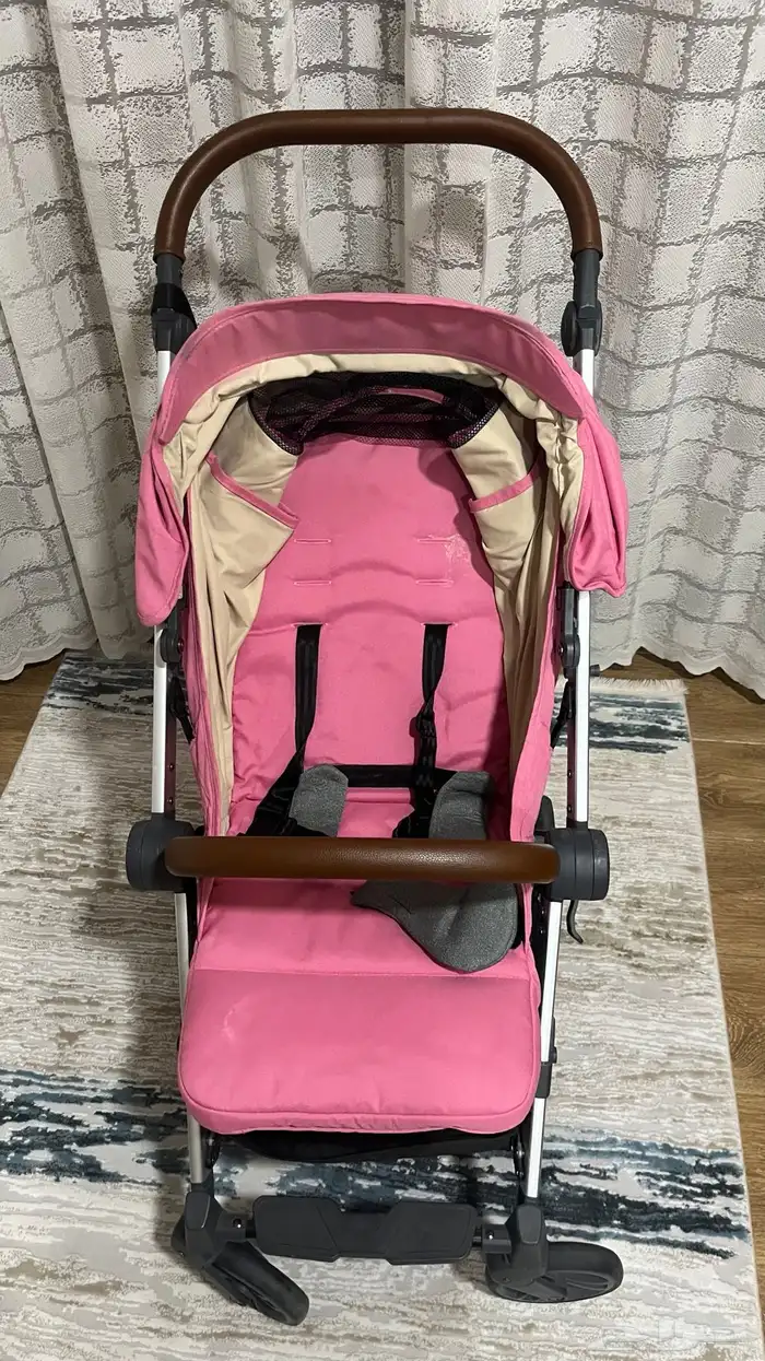 عربية اطفال و سرير اطفال ومكنسه 0