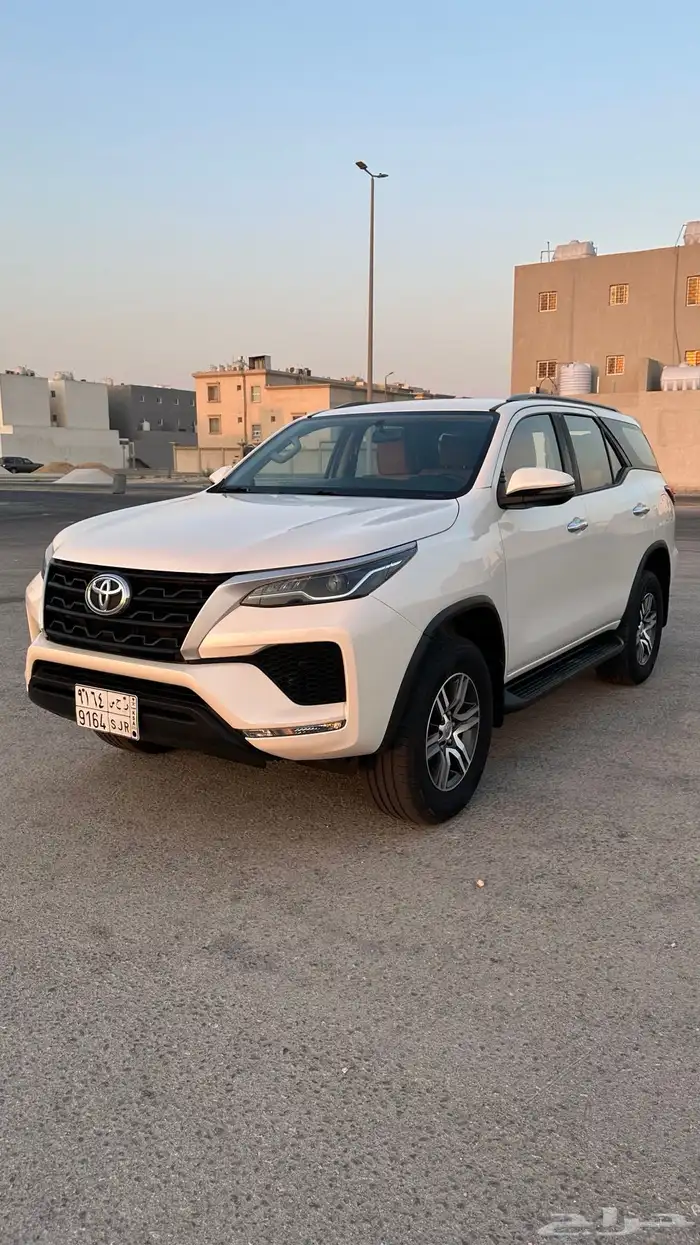 فورتشنر مديل 2022 - 4 سلندر - دبل 1