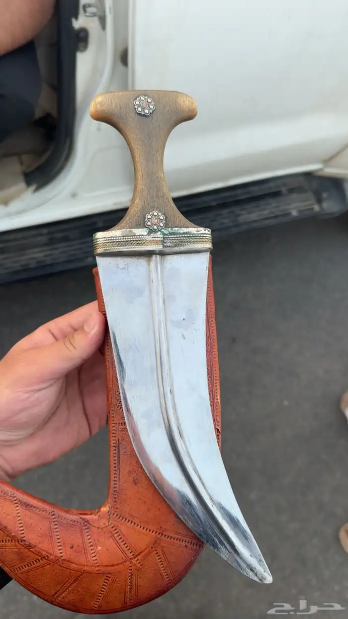خنجر قرن بدون مسبت 1