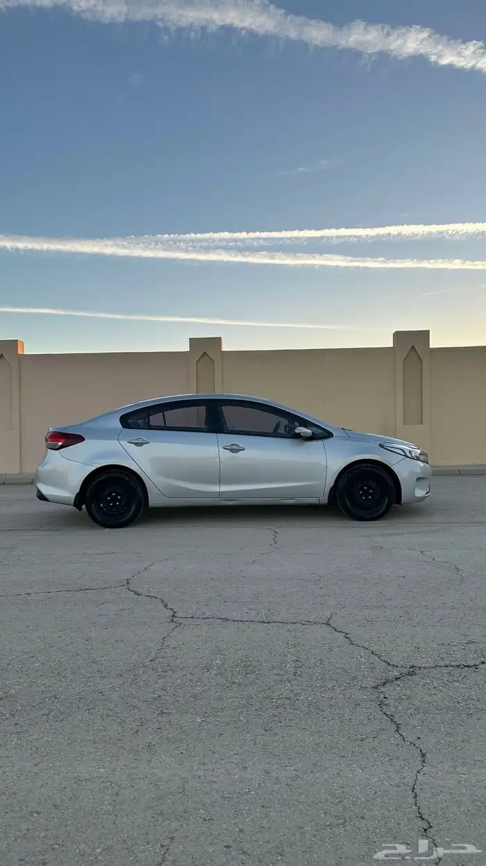 سيراتو 2017 ستاندر ممشي قليل نظيفه جدآ 1