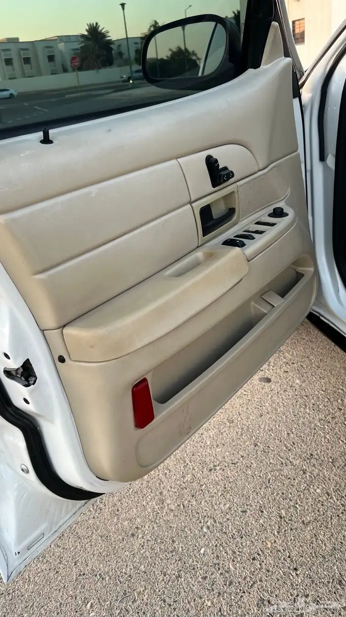 فورد كراون فكتوريا 2011 11