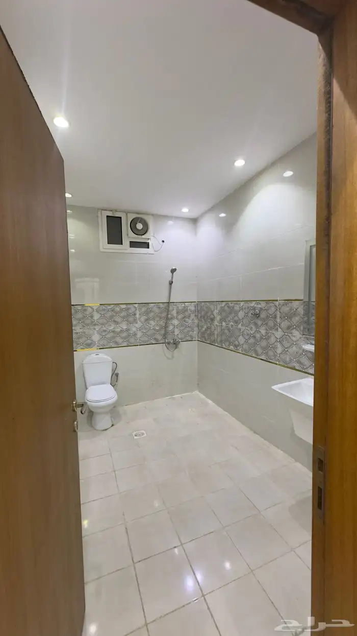 شقة للاجار حي الفضيلة 8