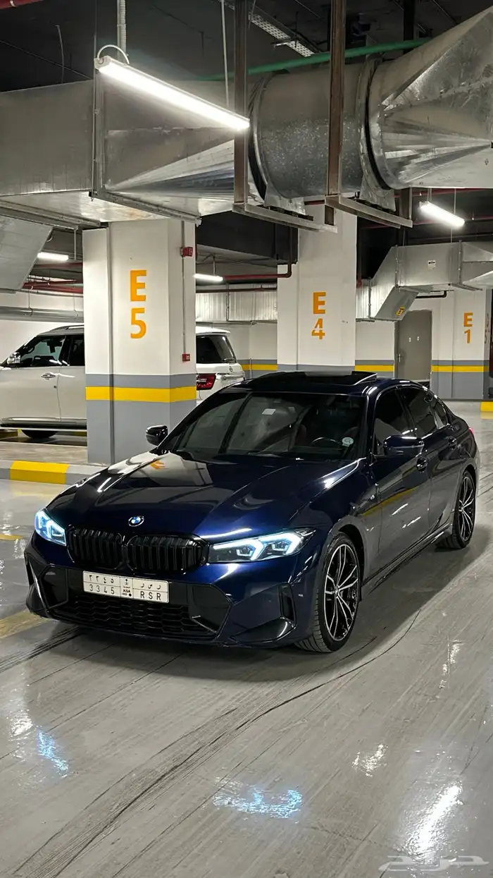 بي ام دبليو 330i 2023 0