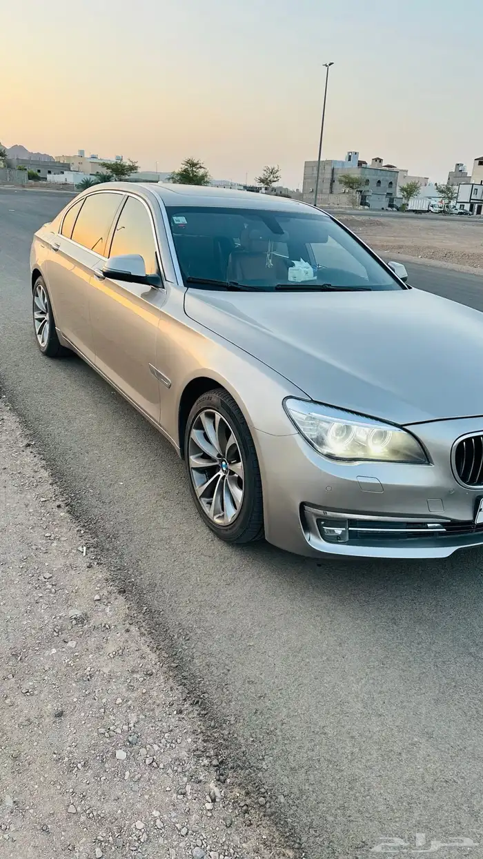 BMW-730Li ممشى قليل 2015 1