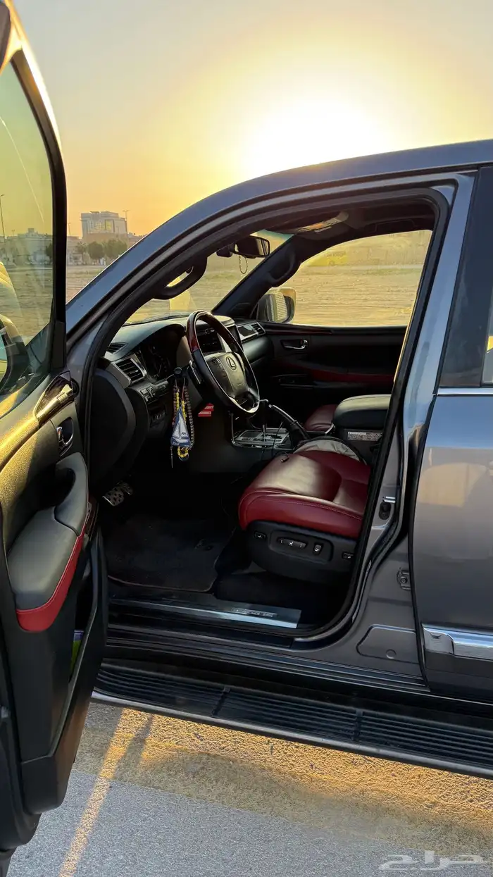 للبيع جيب لكزس LX570 2014 فل كامل 15