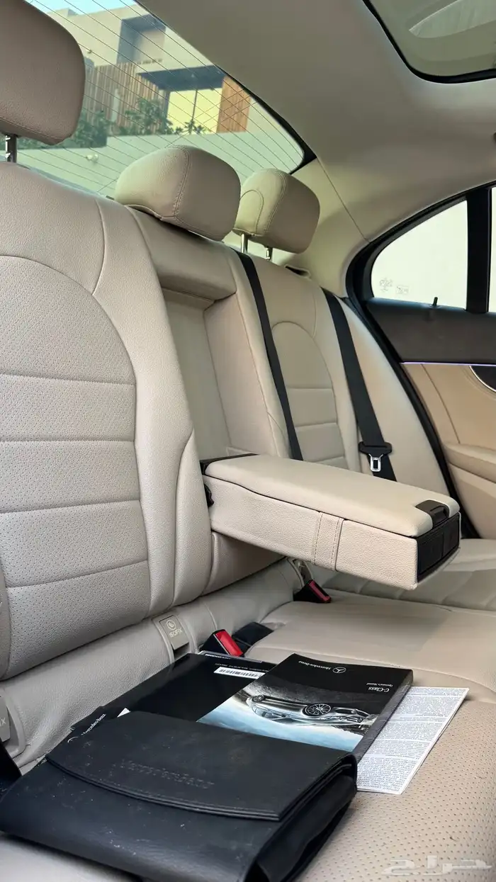 مرسيدس C300 نظيف جدا  استخدام قليل 17