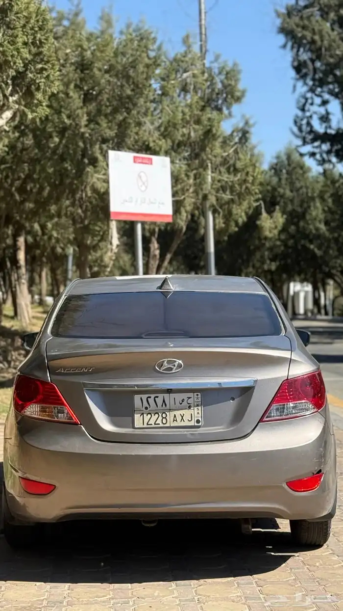 اكسنت 2015 قير مكينه شرط يوجد رشات متفرقه ممشى السياره 180 5