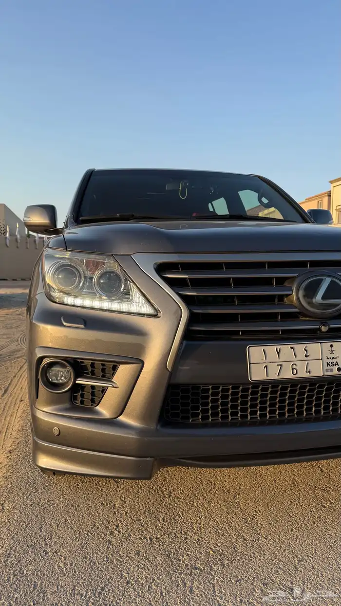 للبيع جيب لكزس LX570 2014 فل كامل 9