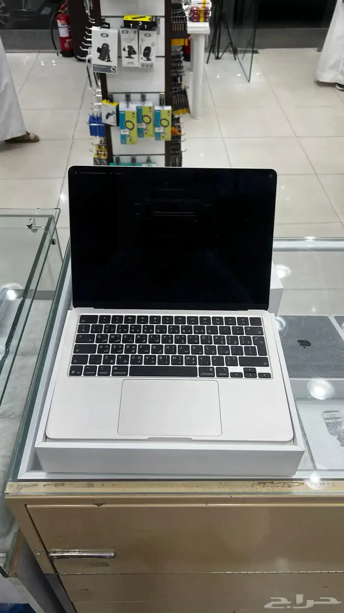 ماك بوك M4 بحاله الوكاله اخو الجديد 1