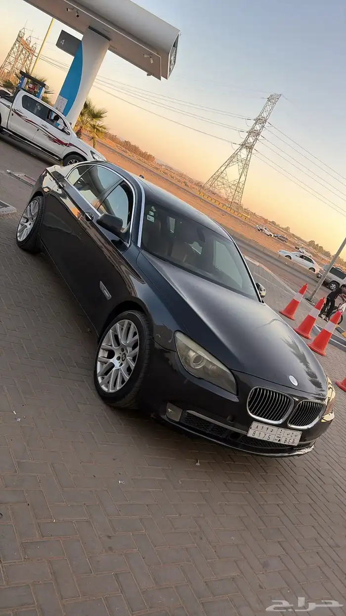 سيارة بي ام دبليو BMW موديل 2011 3