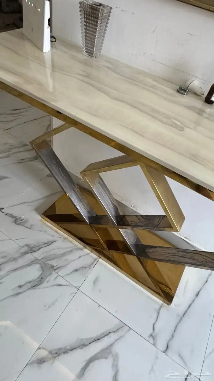 طالوله استقبال مع مرايه و طاولة تلفزيون 2