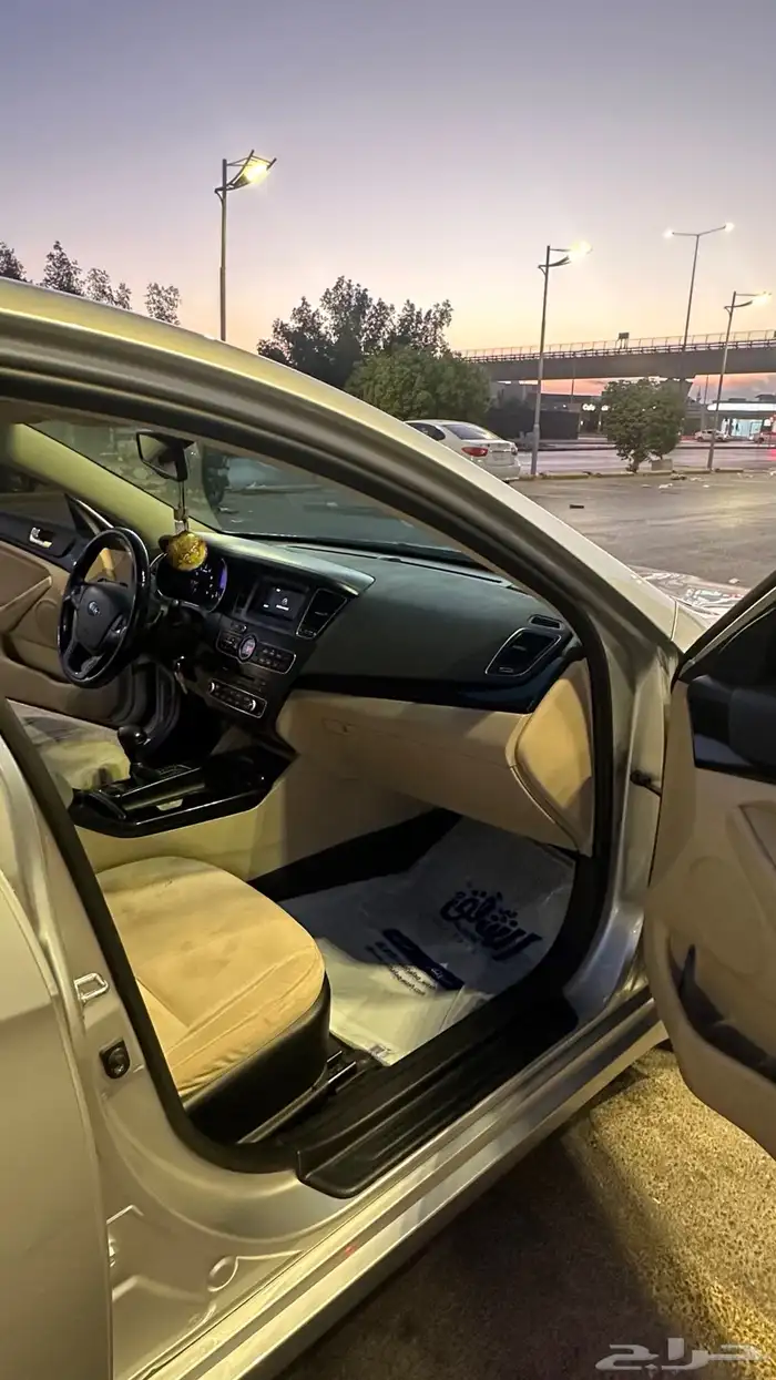 كيا كادينزا موديل 2015 اللون فضي نظيف للمستخدم 9