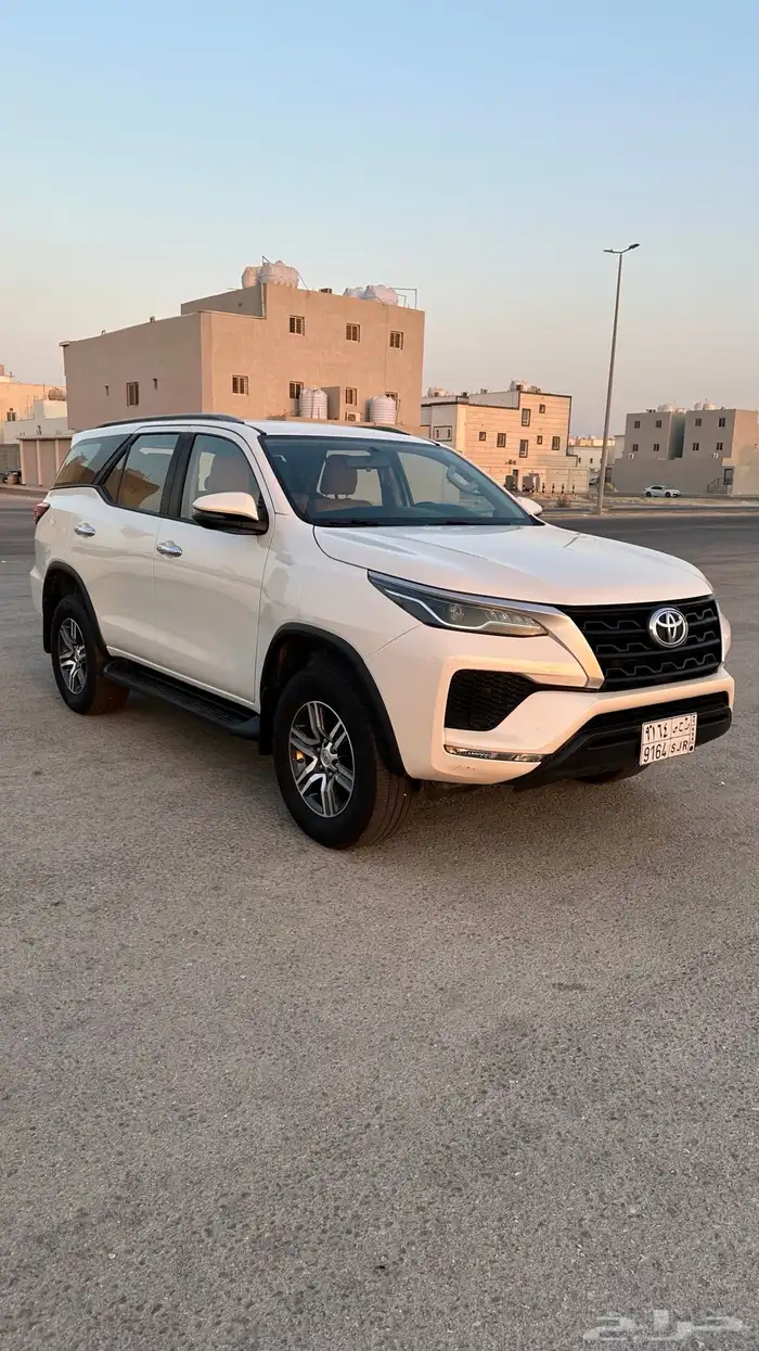 فورتشنر مديل 2022 - 4 سلندر - دبل 3