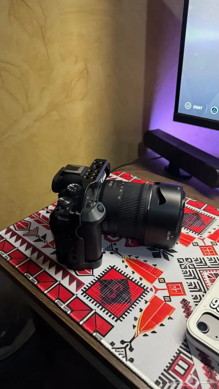 كاميرا كانون R10 1