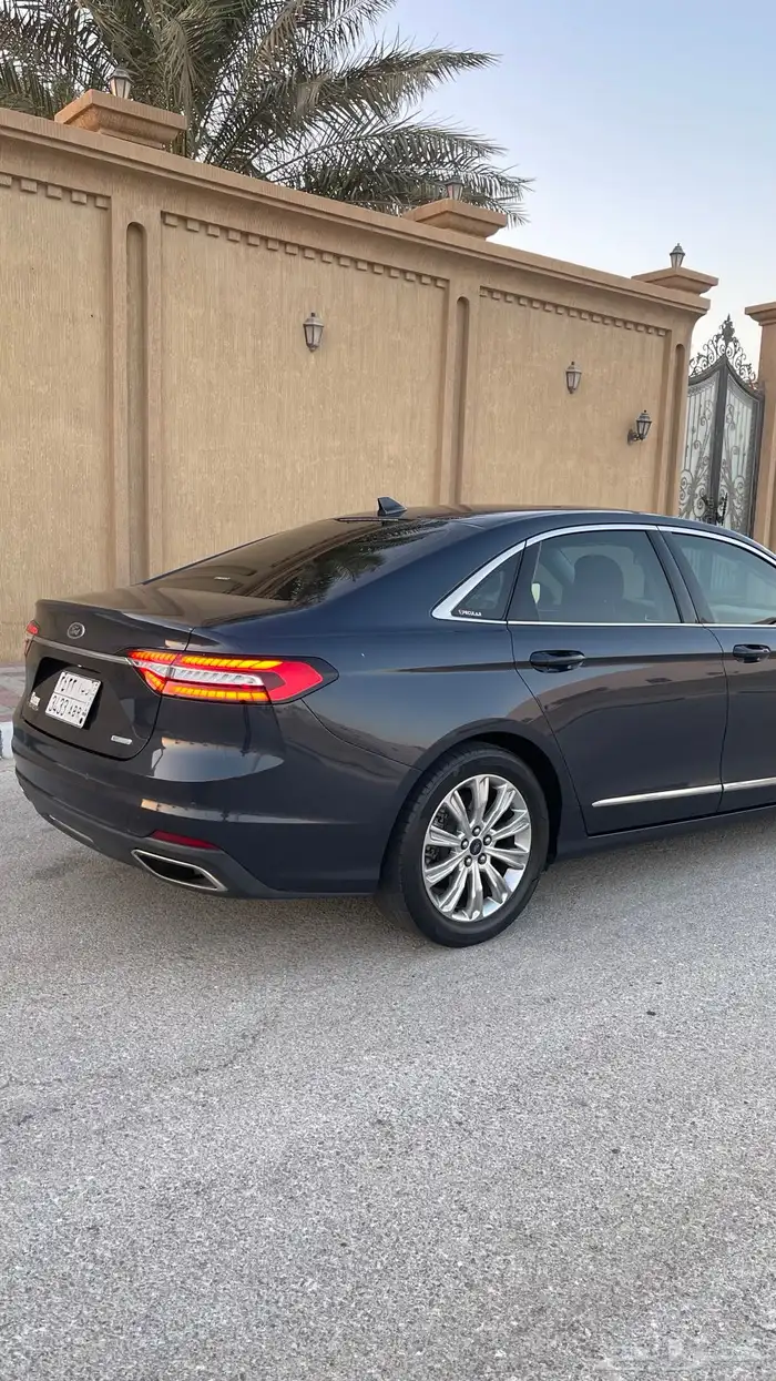 للبيع فورد توروس 2022 0