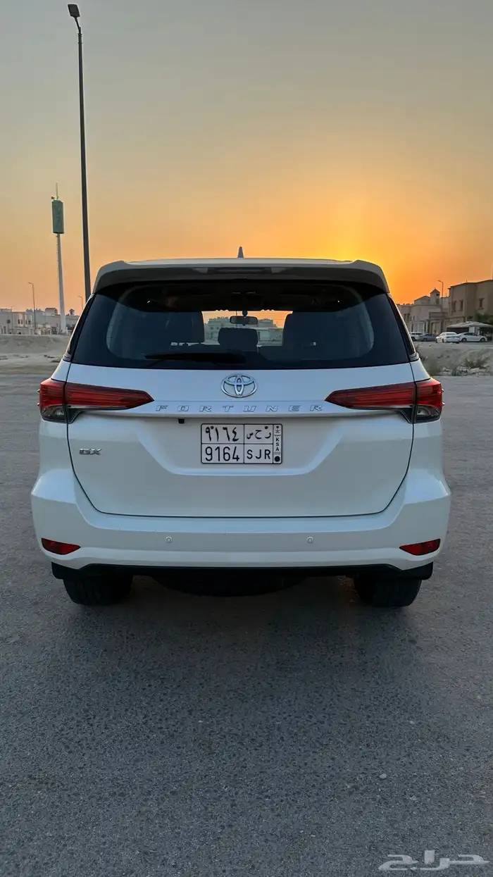 فورتشنر مديل 2022 - 4 سلندر - دبل 8