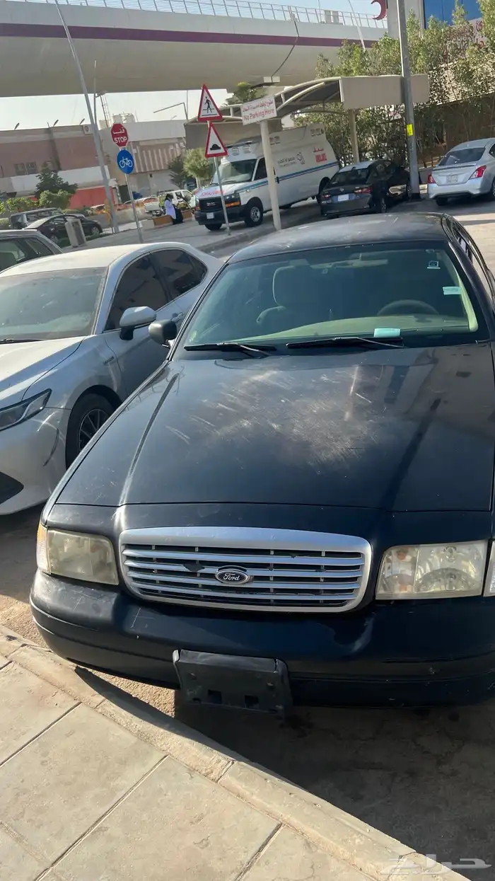 فورد كراون فكتوريا 2011 7