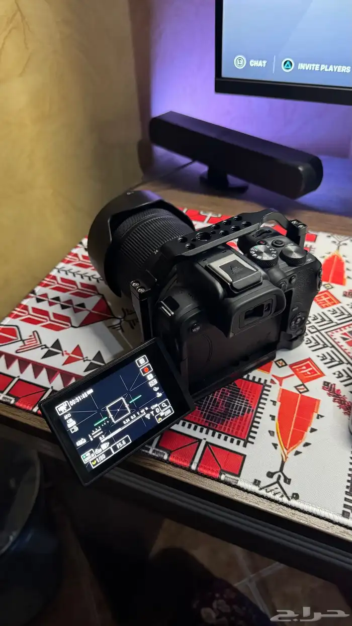 كاميرا كانون R10 0