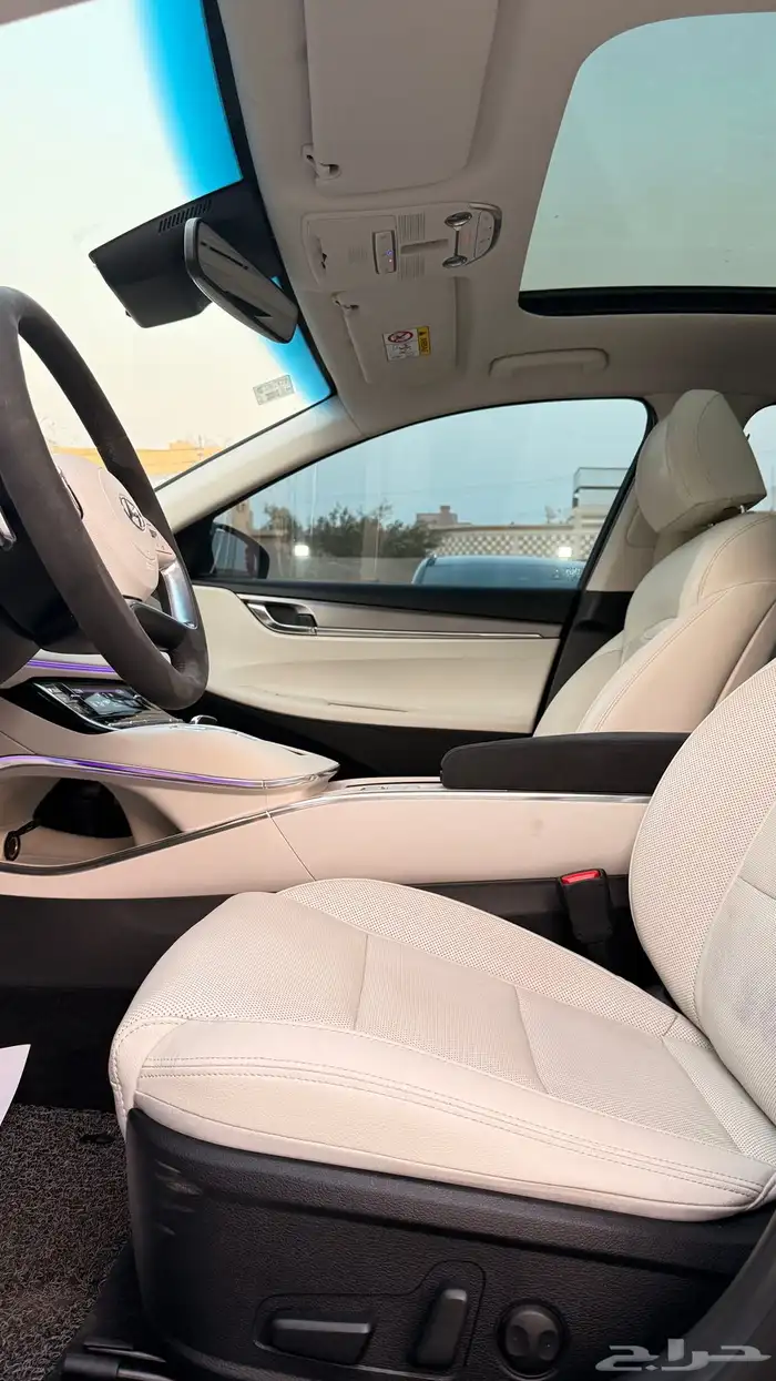 هونداي ازيرا 2022 ( بنزين) v6 فل كامل بانوراما 8