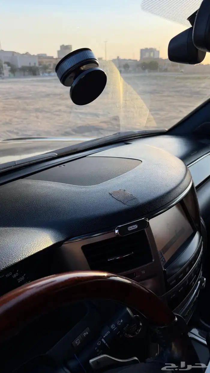 للبيع جيب لكزس LX570 2014 فل كامل 27