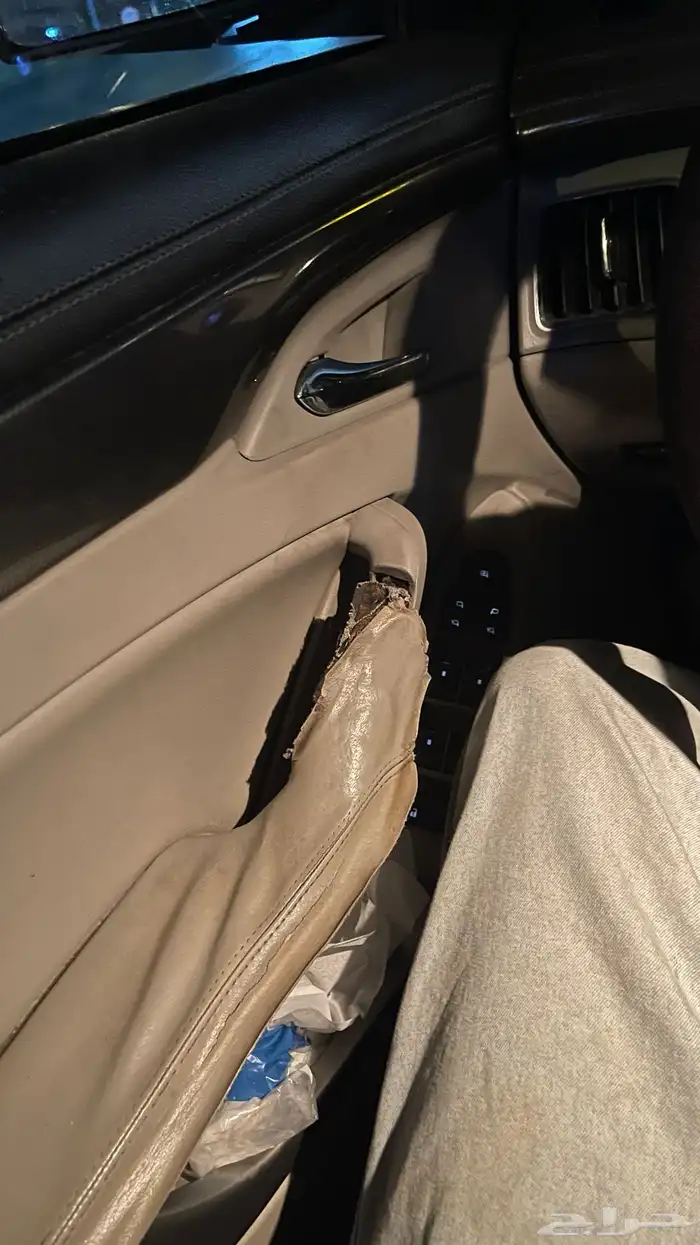 كاديلاك CTS v6 2012 للبيع او البدل المناسب 9