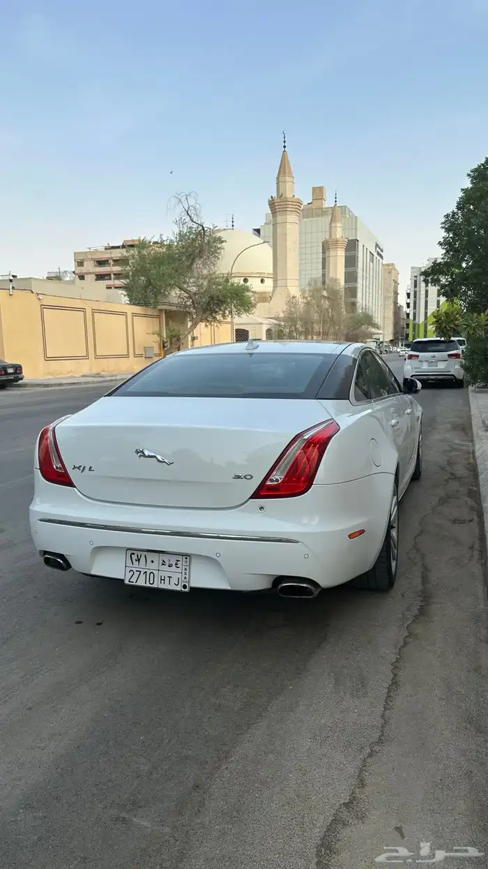 جاكوار XJL 2014 نظيف 6