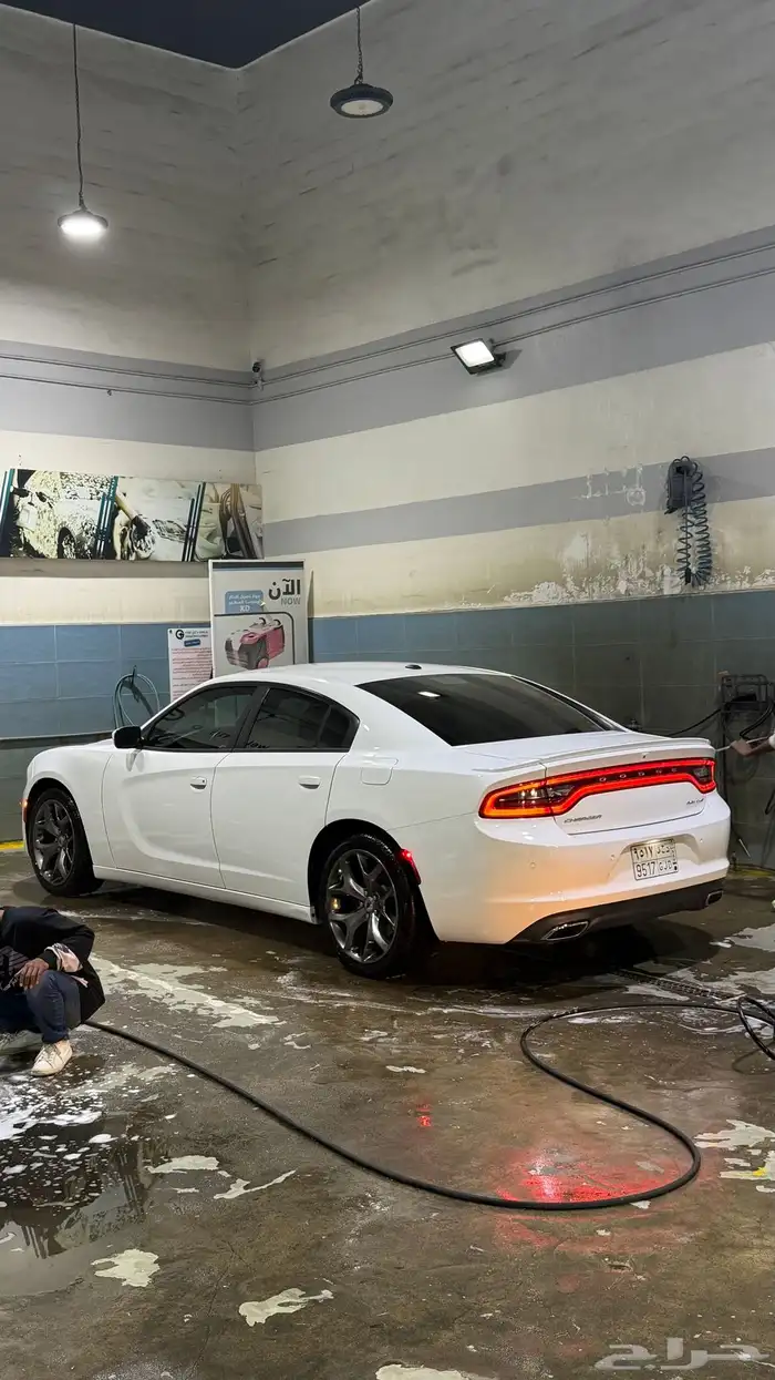 دودج تشارجر 2017 ابيض بلد ممشى 183 الف 2