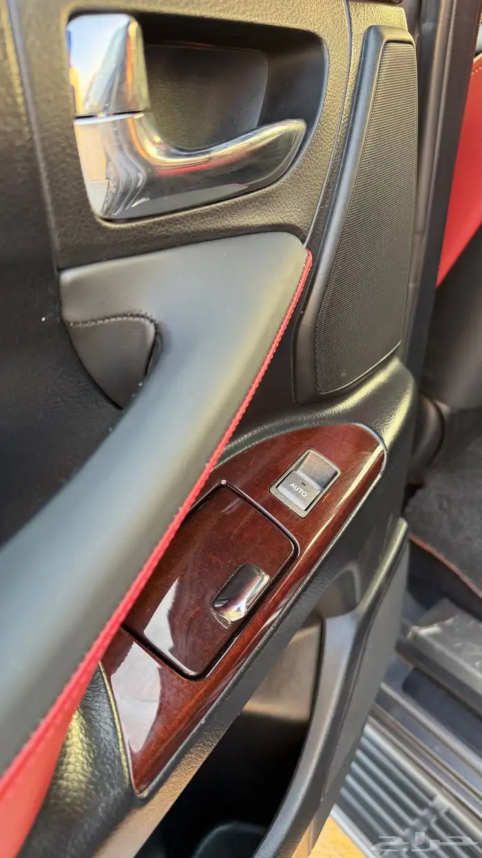 للبيع جيب لكزس LX570 2014 فل كامل 31