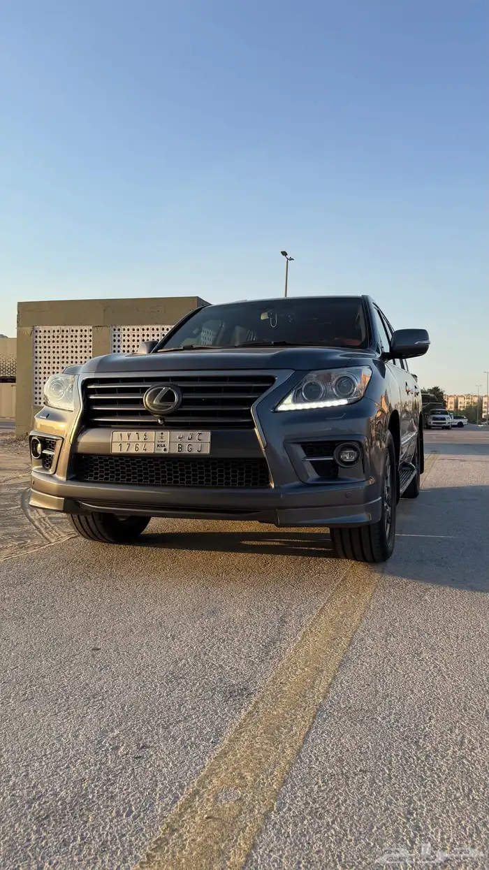 للبيع جيب لكزس LX570 2014 فل كامل 7