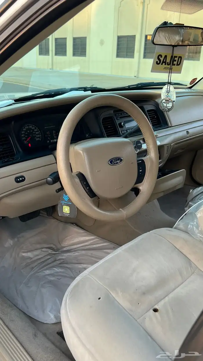 فورد كراون فكتوريا 2011 12