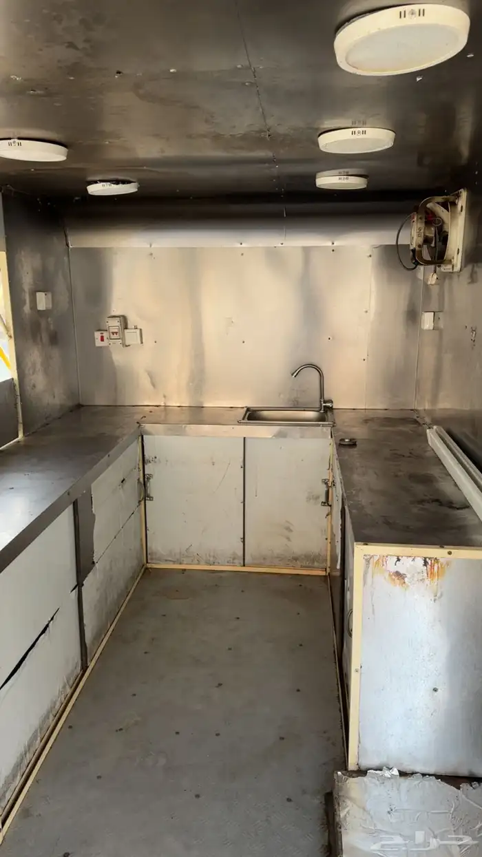 عربة متنقلة مزودة بتصمم قابل للتعديل وسهل التنقل بة 0