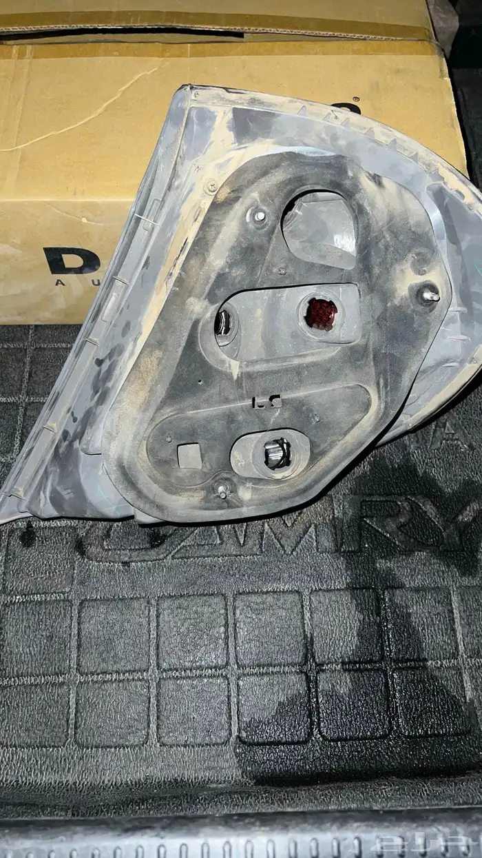 قطع كامري 2005 اسطب خلفي   عصى نور 1