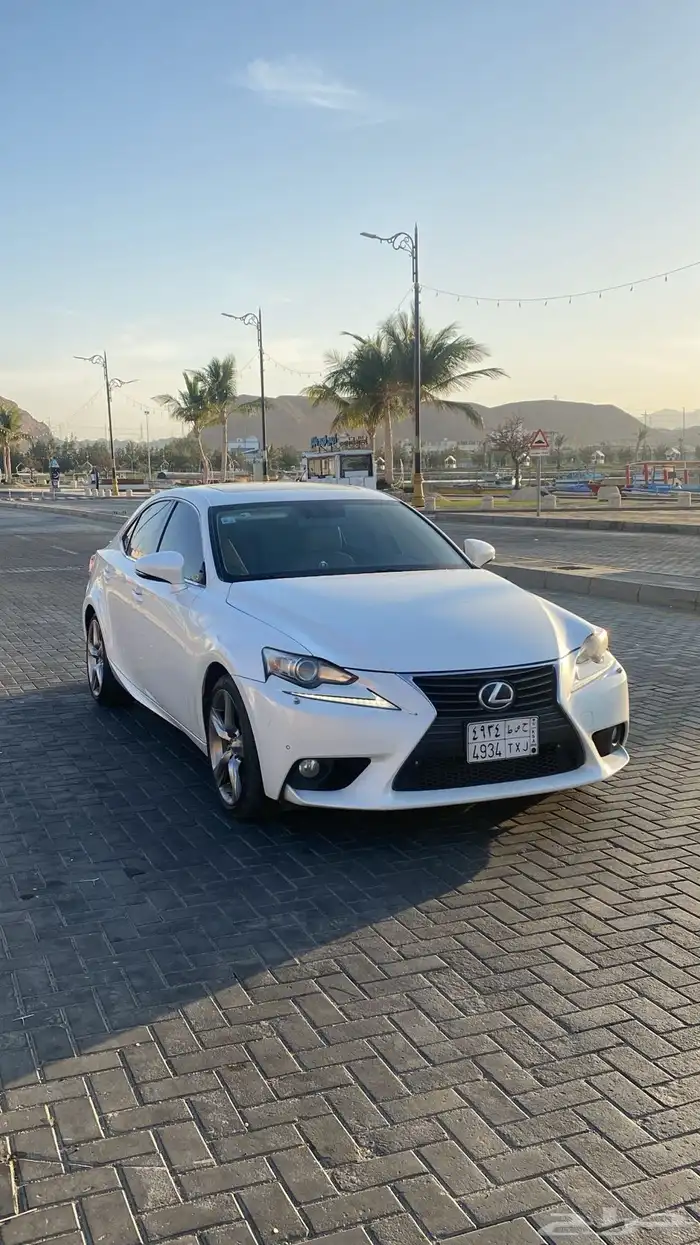 لكزس is350 1