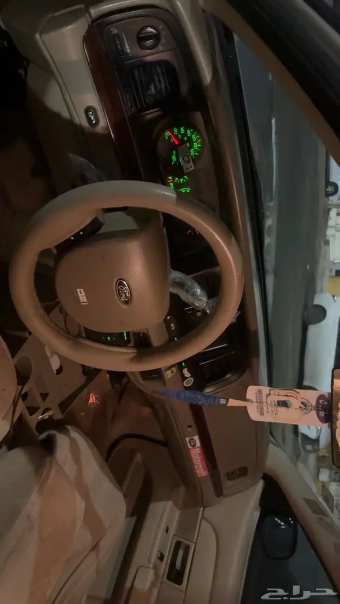 فورد فكتوريا2011 بدل 4