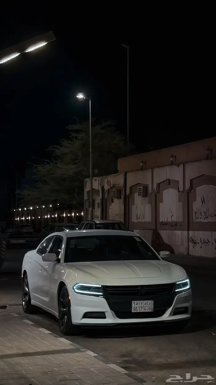 دودج تشارجر 2017 ابيض بلد ممشى 183 الف 0