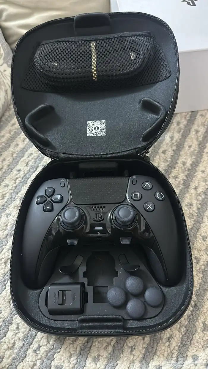 يد بلايستيشن 5 الأحترافية 1