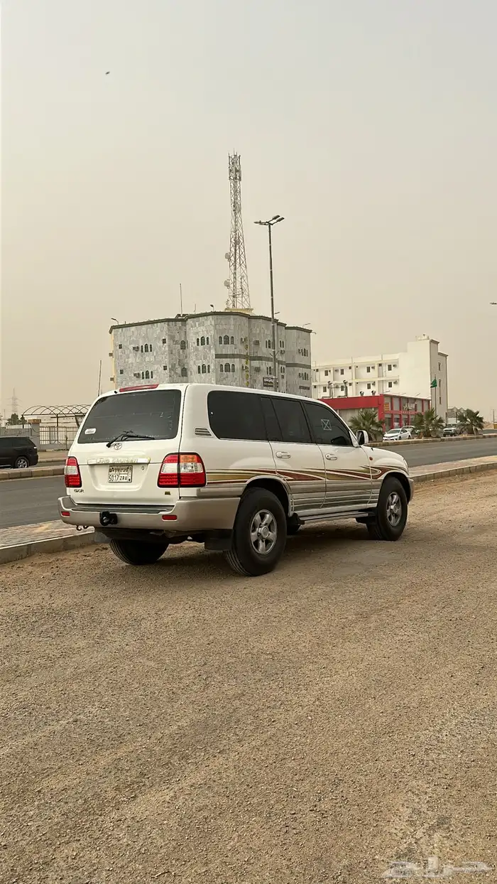 جيب لاندكروزر 2006 4